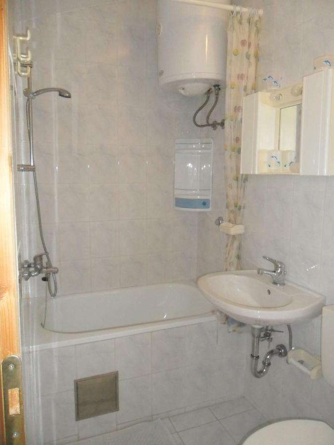 Apartments Simpa นยีวีเซ ภายนอก รูปภาพ